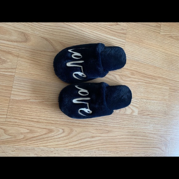 Like new Victoria secret slippers! - Picture 1 of 1